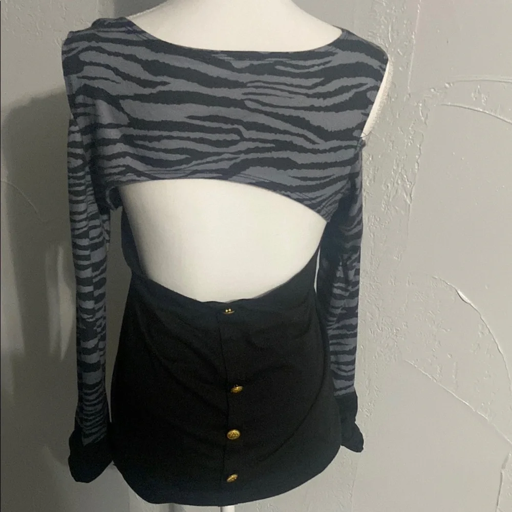 Asymmetrical Black and Gray Long Sleeve Blouse - Picture 2 of 3